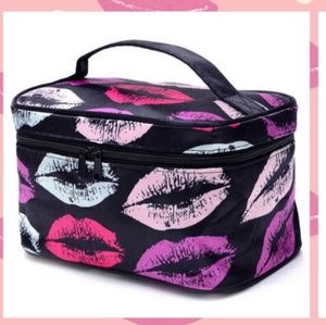 💵   4x$30 Make up bag